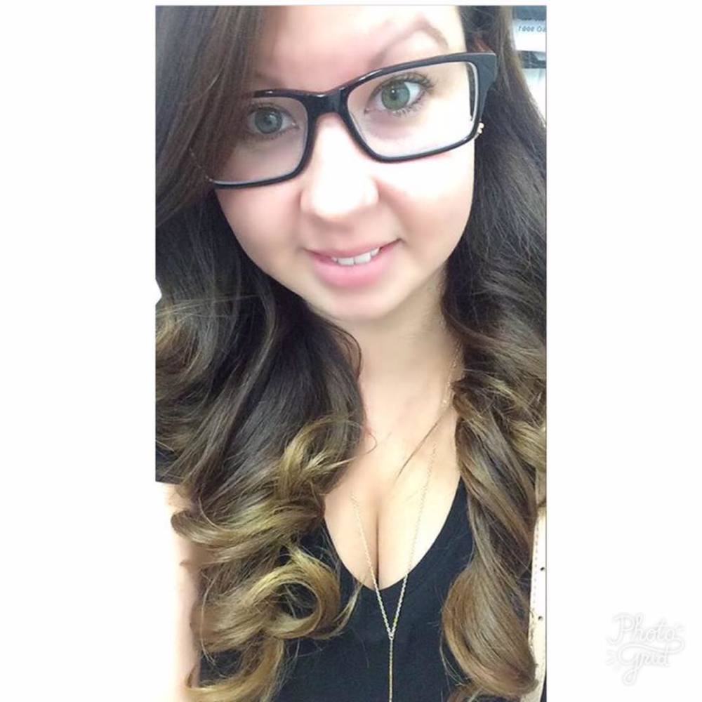 Meet your Posher, Cynthia